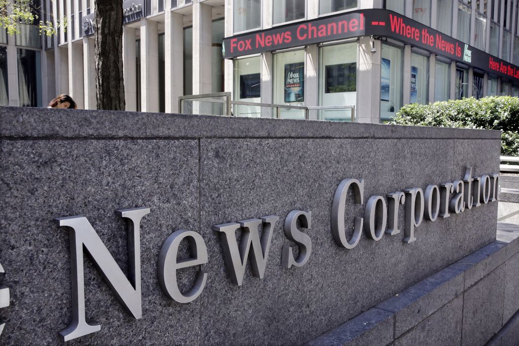 Kantor pusat News Corp milik Rupert Murdoch di New York, Amerika Serikat, Agustus 2017. Bloomberg dikabarkan tengah berencana mengakuisisi Dow Jones dan media keuangan <i>The Wall Street Journal</i> milik Murdoch dan keluarganya serta<i> The Washington Post</i>. 