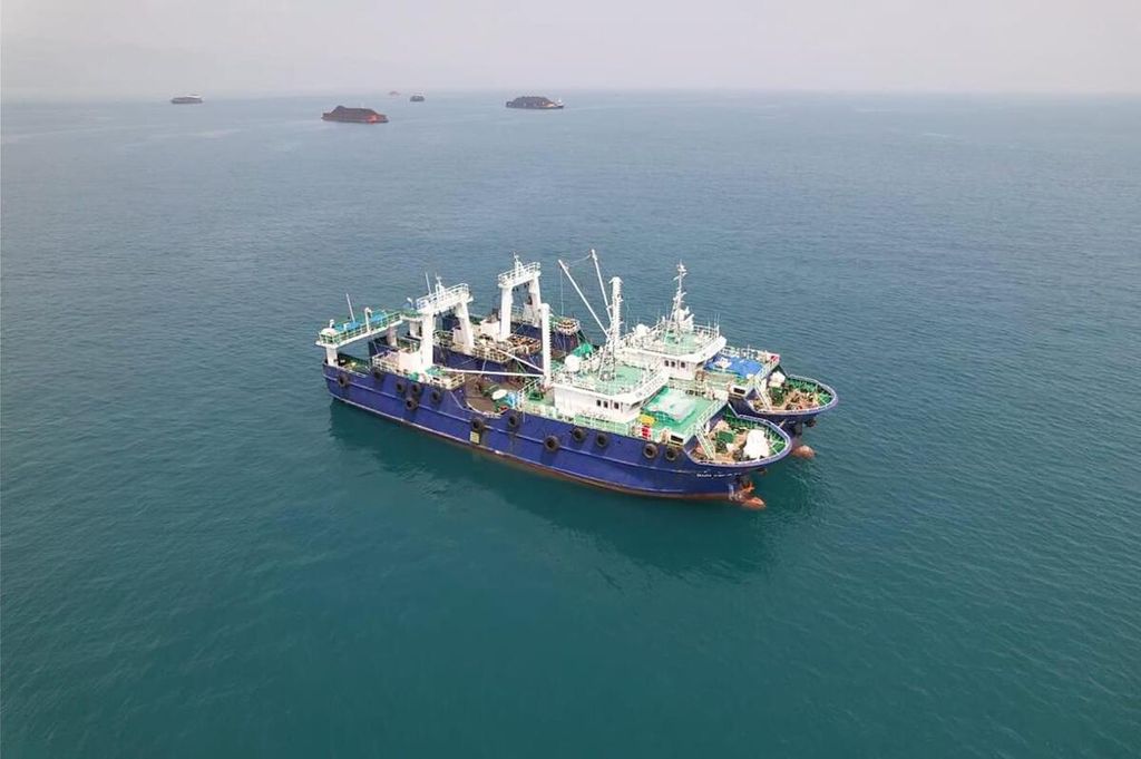 Foto kapal asing ilegal yang diduga memasuki Laut Arafura pada Januari 2024.
