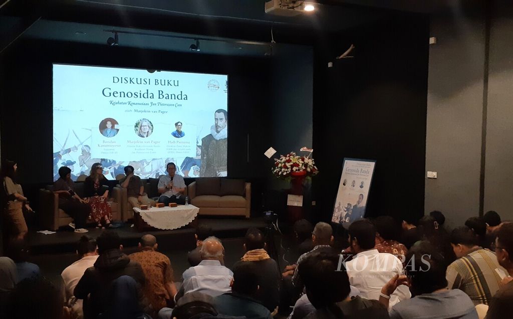 Suasana diskusi buku <i>Genosida Banda: Kejahatan Kemanusiaan Jan Pieterszoon Coen</i> yang ditulis Marjolein van Pagee di Museum Sejarah Jakarta, Sabtu (27/1/2024).