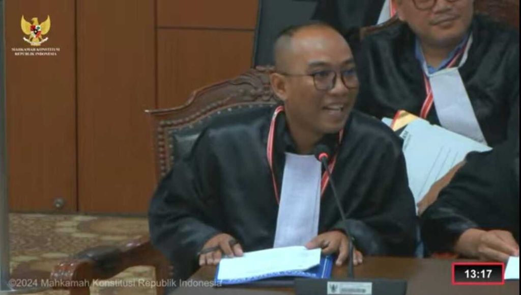 The legal counsel for the legislative candidate from the Prosperous Justice Party, Najamudin, expressed admiration towards Saldi Isra and Arsul Sani, two constitutional judges who presided over the dispute case regarding the legislative election that he filed.