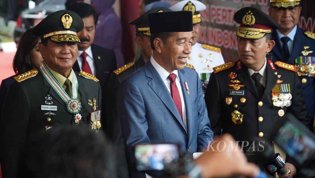 Menteri Pertahanan Prabowo Subianto setelah memperoleh pangkat jenderal kehormatan dari Presiden Joko Widodo pada acara Rapat Pimpinan TNI-Polri di Mabes TNI, Cilangkap, Jakarta Timur, Rabu (28/2/2024). 