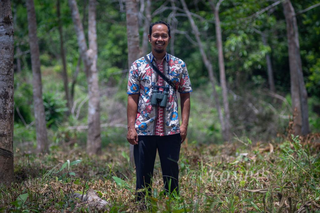 Pendiri komunitas Mantau Kekah, Ahdiani (42). Foto diambil di Desa Mekar Jaya, Natuna, Kepulauan Riau, Rabu (30/8/2023).