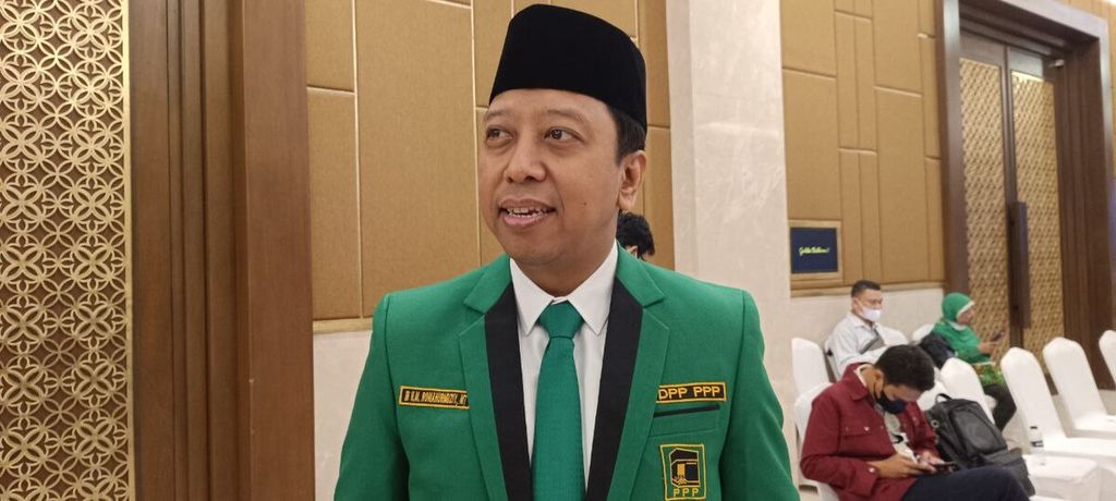 Ketua Dewan Pertimbangan PPP Romahurmuziy saat ditemui di sela-sela acara Rapat Pimpinan Nasional (Rapimnas) di Jakarta, Jumat (16/6/2023).