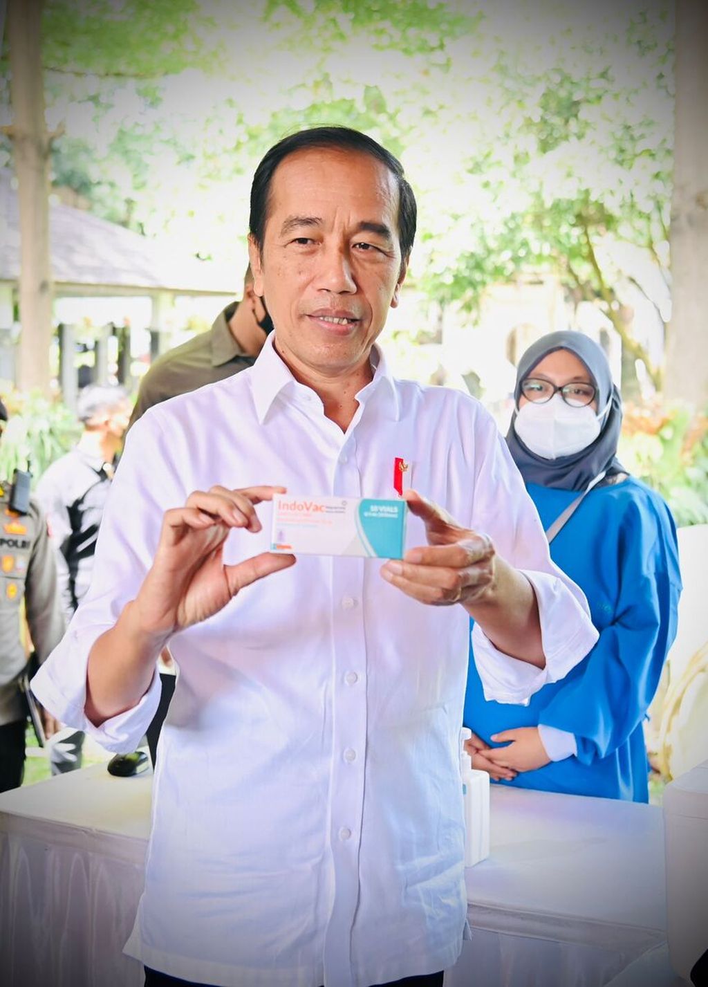 Presiden Joko Widodo pada peluncuran dan penyuntikan perdana vaksin Covid-19 buatan Bio Farma, IndoVac, di Pabrik PT Bio Farma (Persero), Kota Bandung, Provinsi Jawa Barat, Kamis (13/10/2022).