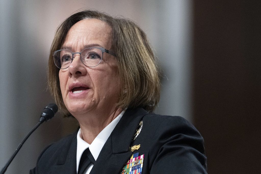 Laksamana Lisa Franchetti berbicara dalam rapat Komite Layanan Angkatan Bersenjata Senat AS terkait pencalonannya sebagai KSAL AS di Capitol Hill, Washington DC, AS, 14 September 2023. 