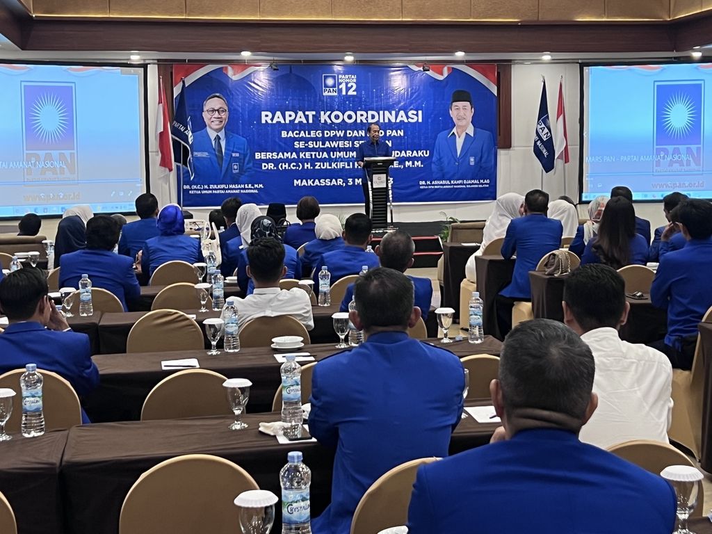 Rapat koordinasi bakal calon legislatif PAN berlangsung di Makassar, Rabu (3/5/2023). Seluruh kader diminta berkompetisi penuh untuk menang dalam pemilu.
