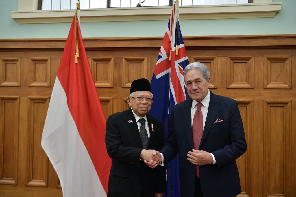 Wakil Presiden Ma'ruf Amin bertemu dengan Wakil Perdana Menteri Selandia Baru Winston Peters, di Grand Hall New Zealand Parliament Buildings, Rabu (28/2/2024).