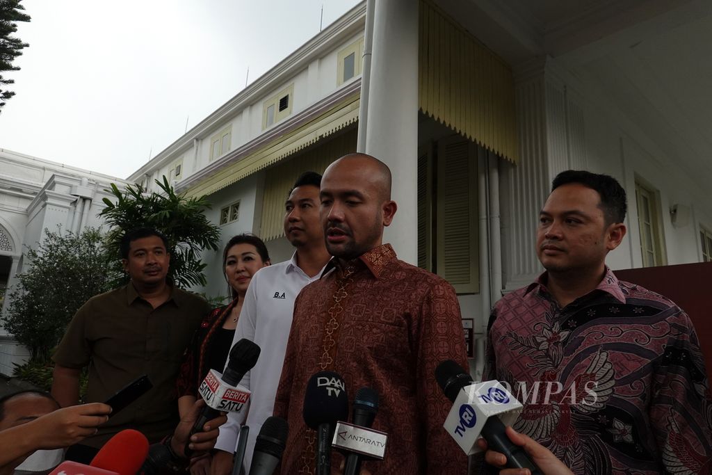 Wakil Ketua Umum BPP Hipmi Akbar Himawan Buchari, satu dari tiga calon ketua umum PB Hipmi periode 2022-2025, memberikan keterangan pers di Kompleks Istana Kepresidenan, Jakarta, Kamis (22/9/2022). 