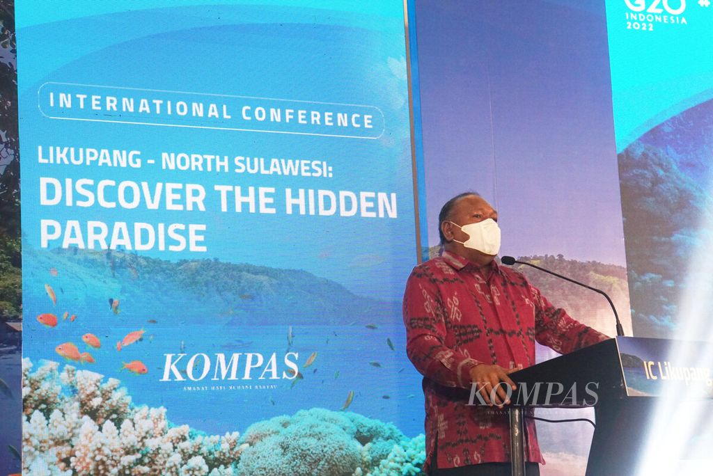 Kepala Dinas Pariwisata Sulawesi Utara Henry Kaitjily memberikan sambutan dalam konferensi internasional bertajuk Likupang-North Sulawesi: Discover the Hidden Paradise yang digelar Kemenparekraf dan harian <i>Kompas </i>di Manado, Sulawesi Utara, Selasa (8/3/2022).