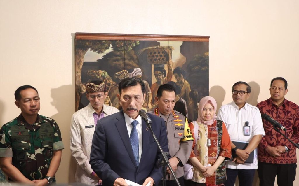 The Coordinating Minister for Maritime Affairs and Investment, Luhut Binsar Pandjaitan, gave a statement after leading a coordination meeting for the 10th World Water Forum national committee in Nusa Dua, Badung on Saturday (20/4/2024).
