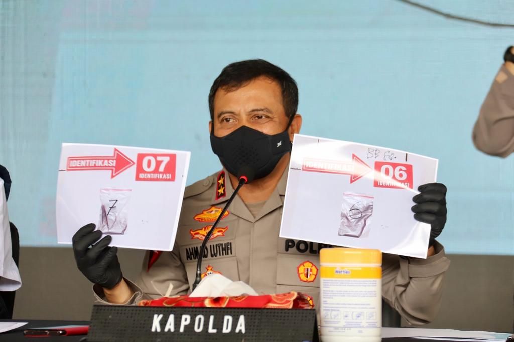 Kepala Polda Jateng Inspektur Jenderal Ahmad Luthfi menjelaskan kasus ledakan paket bahan petasan di Sukoharjo, dalam jumpa pers, di Markas Polda Jateng, Kota Semarang, Jateng, Senin (26/9/2022).