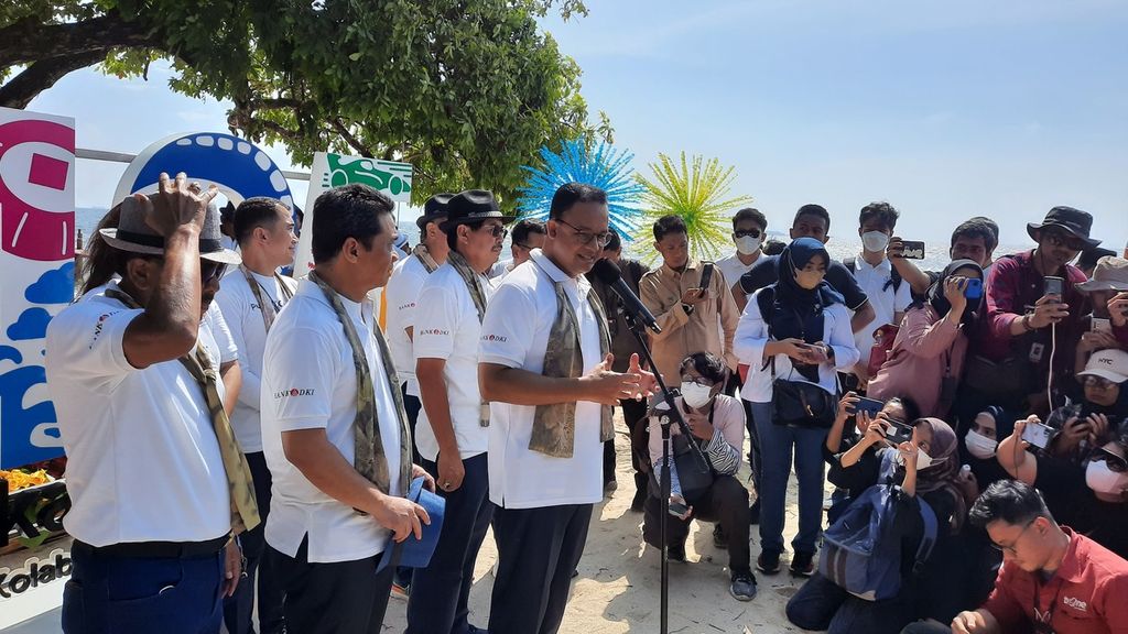 Gubernur DKI Jakarta Anies Baswedan meluncurkan konsep Digital Nomad untuk pengembangan potensi pariwisata Kepulauan Seribu, Selasa (24/5/2022), di Pulau Bidadari, Kepulauan Seribu. Peluncuran dilakukan bersamaan dengan pencanangan perayaan HUT Ke-495 Jakarta yang dimulai 24 Mei sampai 25 Juni 2022.