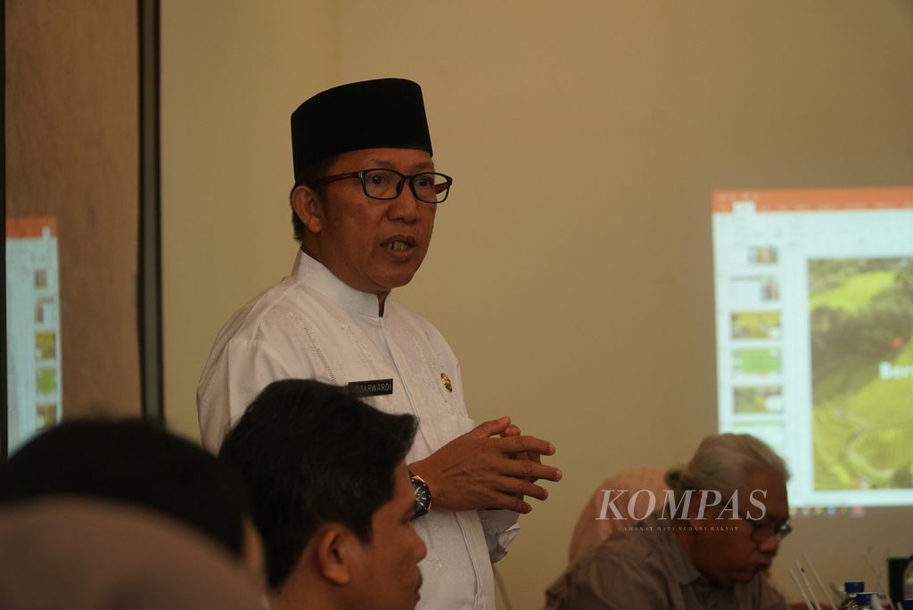 Kepala Dinas Kehutanan Sumatera Barat Yozarwardi Usama Putra berbicara di hadapan jurnalis di Kota Padang, Sumbar, Jumat (23/12/2022).