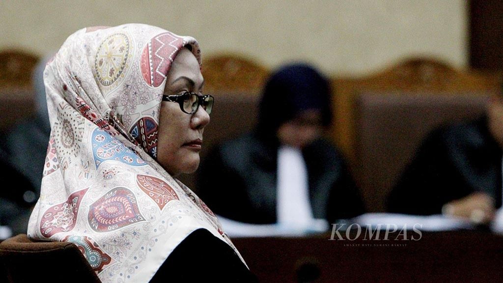 Bekas Gubernur Banten Ratu Atut Chosiyah hadir menjalani sidang dakwaan di Pengadilan Negeri (PN) Tindak Pidana Korupsi (Tipikor) Jakarta Pusat, Rabu (8/3/2017). 