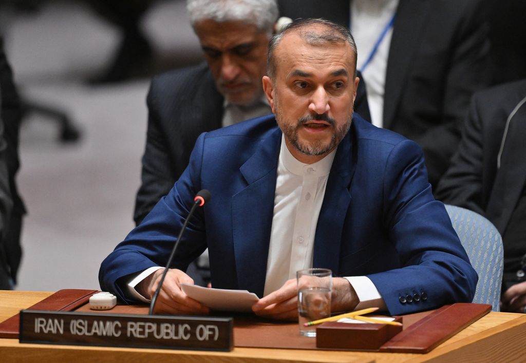 Menteri Luar Negeri Iran Hossein Amir-Abdollahian dalam pertemuan Dewan Keamanan PBB mengenai situasi di Timur Tengah, termasuk masalah Palestina, di markas besar PBB di New York City, pada 18 April 2024. 