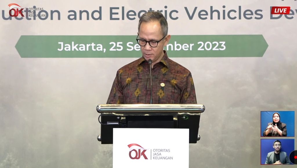 Ketua Dewan Komisioner Otoritas Jasa Keuangan (OJK) Mahendra Siregar membuka acara Forum Penelitian Internasional OJK 2023, di Jakarta, Senin (25/9/2023).