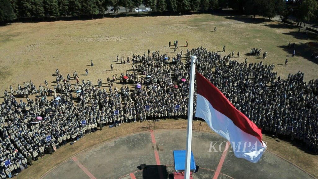 Sebanyak 5.360 mahasiswa mengikuti acara penerjunan kuliah kerja nyata (KKN) di Lapangan Pancasila Grha Sabha Pramana Universitas Gadjah Mada, Yogyakarta, Jumat (28/6/2019).