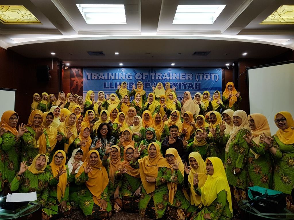 Peserta pelatihan Aisyiyah bertema ”Membangun Gerakan Perempuan dalam Pengurangan Sampah”, di Jakarta, Jumat (3/8/2018).
