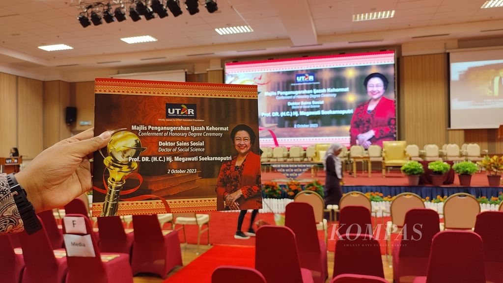 Suasana menjelang acara penganugerahan gelar doktor kehormatan bagi Presiden kelima RI Megawati Soekarnoputri di Universiti Tunku Abdul Rahman di Selangor, Malaysia. 