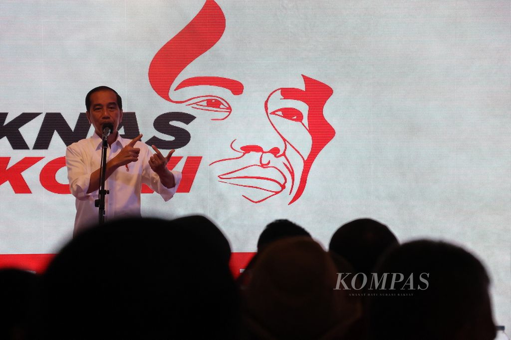 Presiden Joko Widodo menjelaskan pentingnya kepemimpinan nasional di tahun 2024, 2029, dan 2034 untuk Indonesia dalam pembukaan Rakernas Sekretariat Nasional Jokowi di Kota Bogor, Jabar, Sabtu (16/9/2023) pagi.