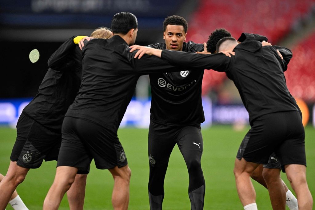 Para pemain Borussia Dortmund tengah berlatih menjelang final Liga Champions melawan Real Madrid yang akan berlangsung di Stadion Wembley, London, Minggu (2/6/2024) dini hari WIB. 