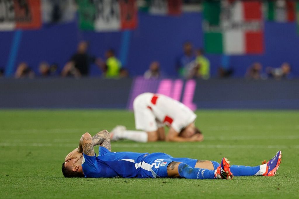 Selebrasi penyerang Italia Mattia Zaccagni setelah pertandingan Grup B Piala Eropa 2024 antara Kroasia dan Italia di Stadion Leipzig, Jerman, Selasa (25/6/2024). 