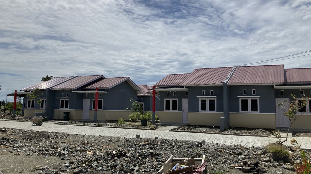 Suasana beberapa rumah sehat bantuan dari Kementerian Sosial di Kampung Doyo Baru, Distrik Waibu, Kabupaten Jayapura, Papua, Jumat (30/12/2022).