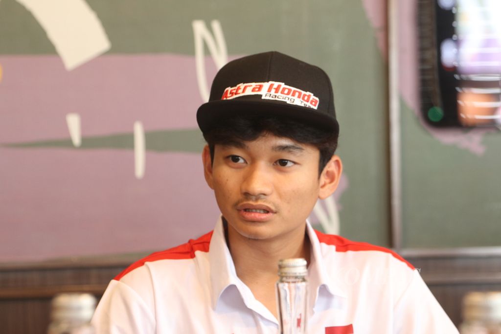 Fadillah Arbi Aditama pebalap Astra Honda Racing Team mencetak sejarah sebagai pebalap pertama Indonesia yang memenangi balapan JuniorGP di Barcelona, Minggu (16/7/2023). Foto diambil di Jakarta, Senin (24/7/2023).