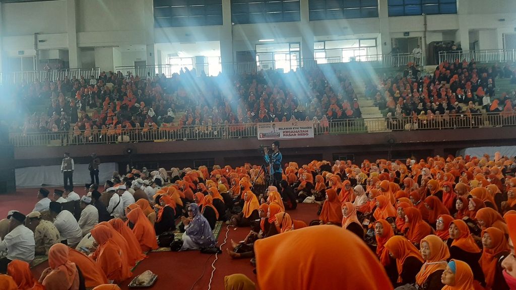 Kader PKS DKI Jakarta mengadakan konsolidasi dukungan untuk bakal capres dari Koalisi Perubahan untuk Persatuan Anies Baswedan, di GOR Ciracas, Jakarta Timur, Minggu (11/6/2023).