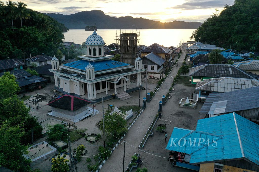 Desa Namatota di Distrik Kaimana, Kabupaten Kaimana, Papua Barat, Selasa (15/6/2021). 