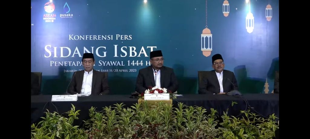 Menteri Agama Yaqut Cholil Qoumas dalam konferensi pers pengumuman Hasil Sidang Isbat 1 Syawal 1444 Hijriah di Kantor Kementerian Agama, Jakarta (20/4/2023).