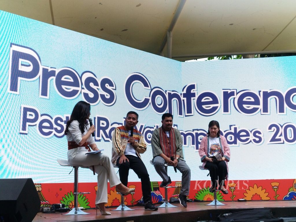 Direktur Mikro Bisnis Bank Rakyat Indonesia (BRI) Supari memberi keterangan mengenai gelaran acara Pekan Rakyat Simpedes 2023, dalam konferensi pers, di Jakarta, Kamis (13/7/2023).