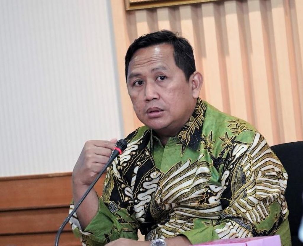 Deputi Bidang Perkoperasian Kemenkop dan UKM Ahmad Zabadi dalam konferensi pers di Jakarta, Rabu (25/5/2022), menjelaskan teguran keras terhadap KSP Sejahtera Bersama terkait proses pembayaran utang kepada anggota koperasi tersebut.