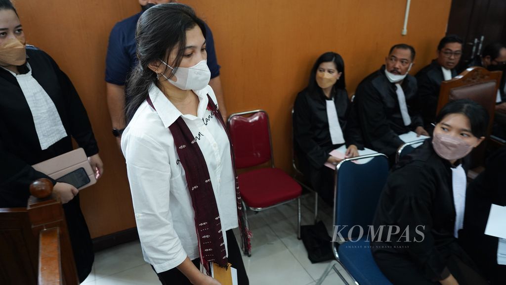 Kekasih Brigadir Nofriansyah Yosua Hutabarat, Vera Simanjuntak, di Pengadilan Negeri Kelas IA Jakarta Selatan, Jakarta, Selasa (1/11/2022).