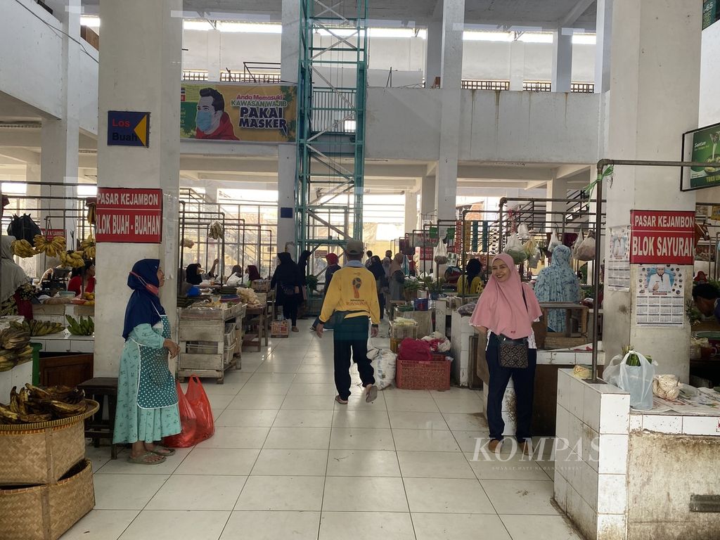 Suasana di Pasar Kejambon, Kota Tegal, Jawa Tengah, Kamis (22/12/2022). 