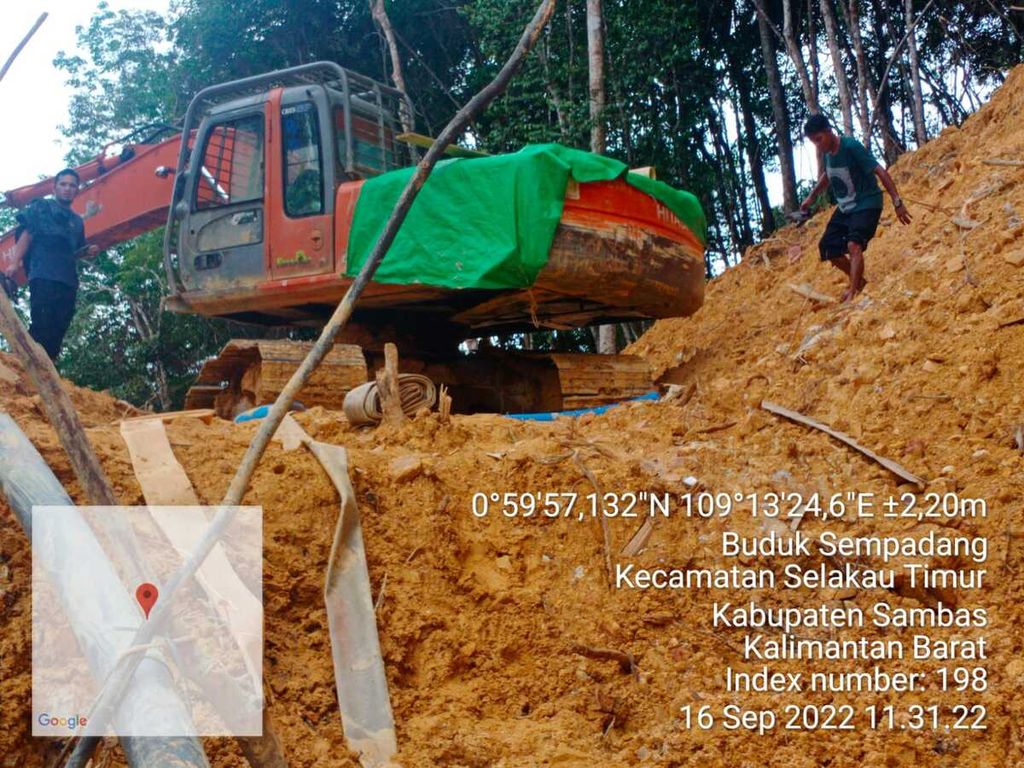 Pencarian korban longsor di perbatasan wilayah Kabupaten Bengkayang dan Kabupaten Sambas, Kalimantan Barat, masih dilakukan hingga Jumat (16/9/2022).