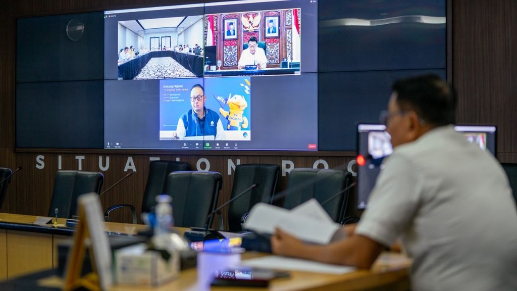 Kepala Staf Kepresidenan Moeldoko membuka konsinyering persiapan narasi dan strategi komunikasi jelang Pemilu 2024 secara daring dari Gedung Bina Graha, di Jakarta, Rabu (10/8/2022).