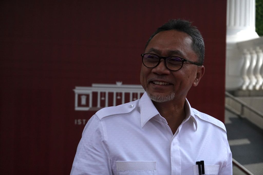 Menteri Perdagangan Zulkifli Hasan dalam keterangan pers selepas mengikuti rapat terbatas yang dipimpin oleh Presiden Joko Widodo di Istana Merdeka, Jakarta, Senin (18/7/2022).