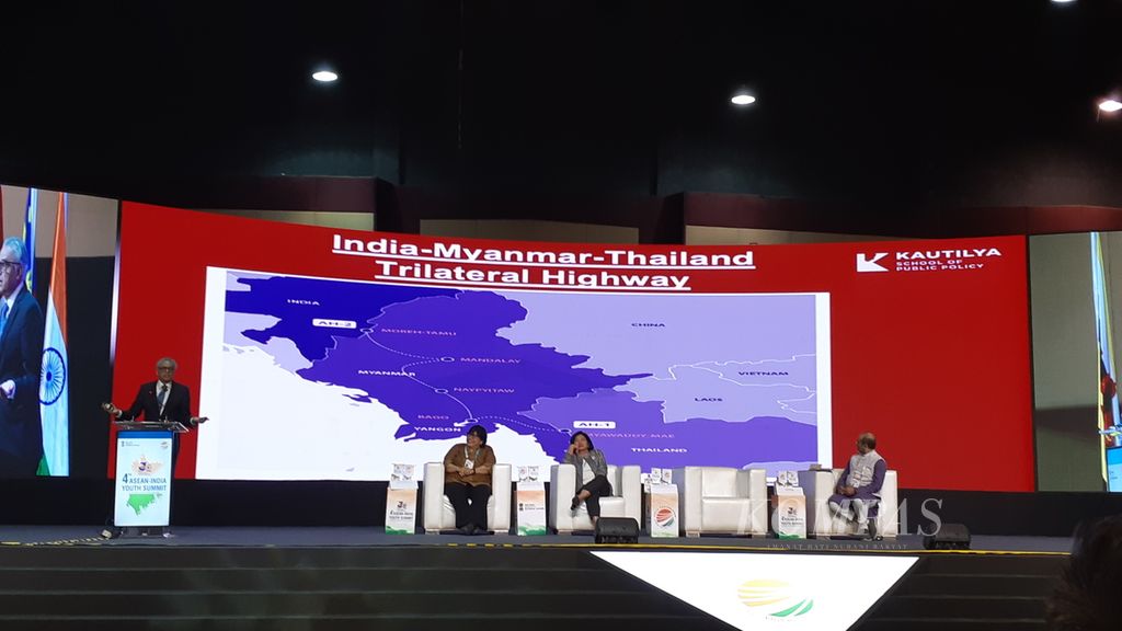 Syed Akbaruddin, Dekan Sekolah Tinggi Kebijakan Publik Kautilya dan juga mantan perwakilan tetap India di Perserikatan Bangsa Bangsa, Senin (13/2/2023), menjelaskan soal konektivitas India-ASEAN melalui jalur darat, yaitu dengan pembangunan <i>trilateral highway</i> antara India-Myanmar-Thailand. 