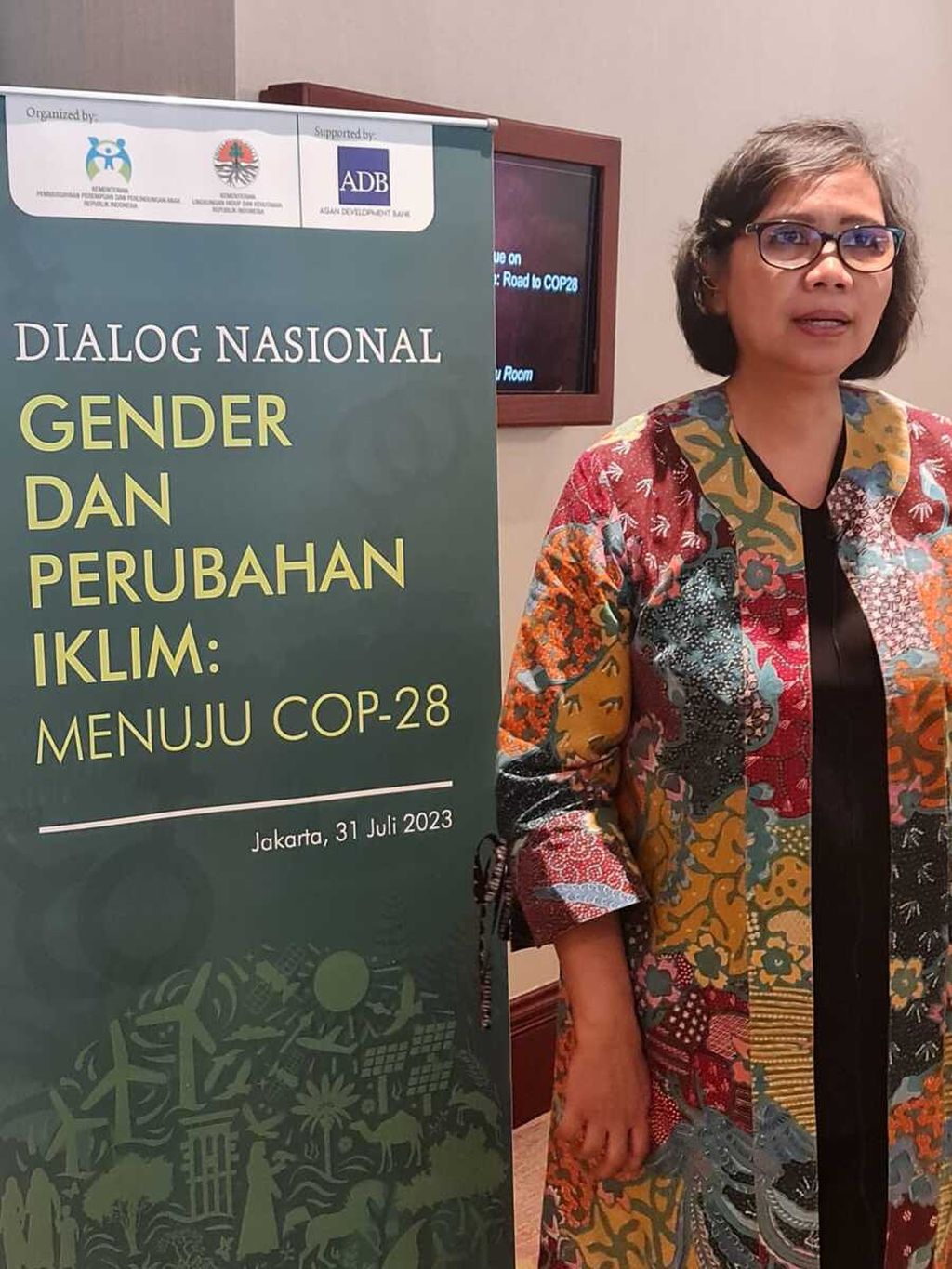 Deputi bidang Kesetaraan Gender Kementerian Pemberdayaan Perempuan dan Perlindungan Anak Lenny N Rosalin memberikan keterangan di sela-sela “Dialog Nasional tentang Gender dan Perubahan Iklim” di Jakarta, Senin (31/7/2023).