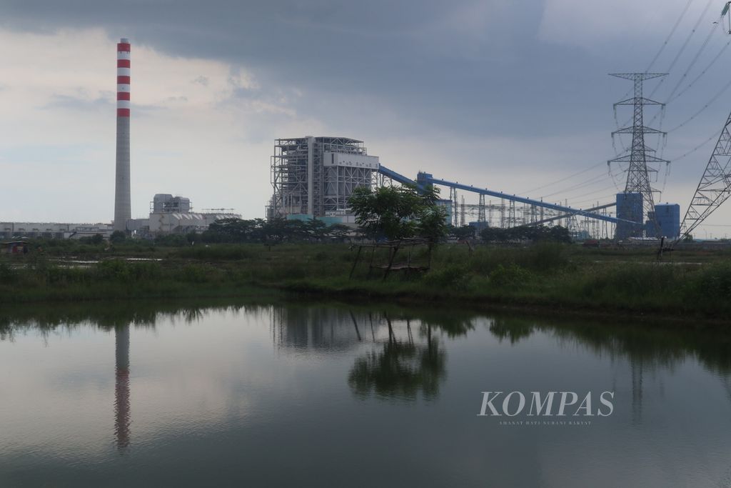 Potret Pembangkit Listrik Tenaga Uap II Cirebon Power di Astanajapura, Kabupaten Cirebon, Jawa Barat, Senin (28/2/2022). PLTU berkapasitas 1.000 megawatt (MW) itu bagian dari program pemerintah yang mencanangkan 35.000 MW.