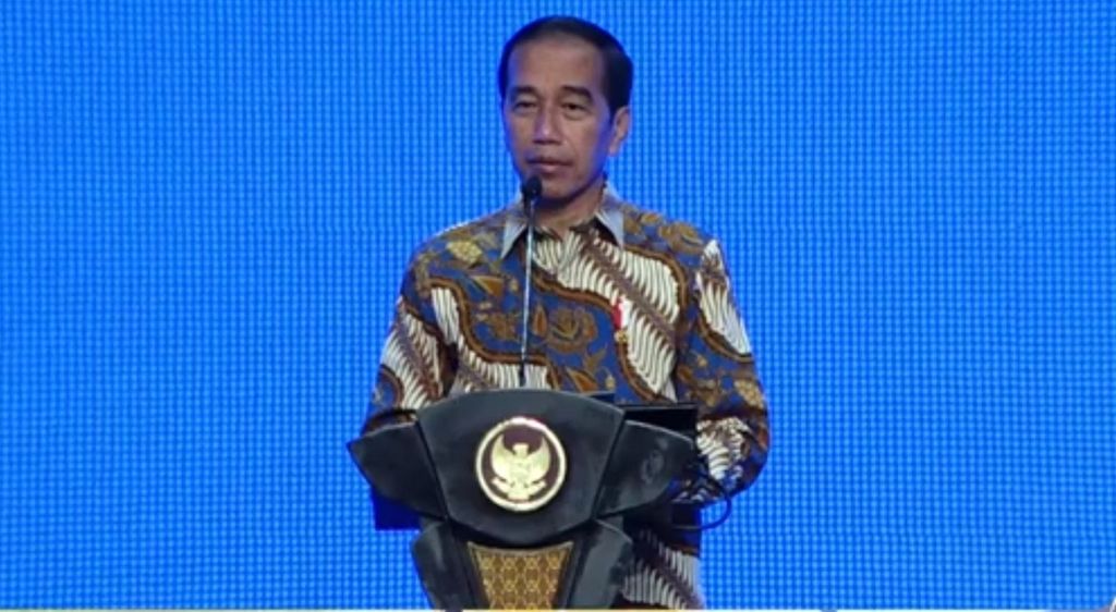 Presiden Joko Widodo memberi sambutan dalam acara Sewindu PSN di Mal Kota Kasablanka, Jakarta, Rabu (13/9/2023).