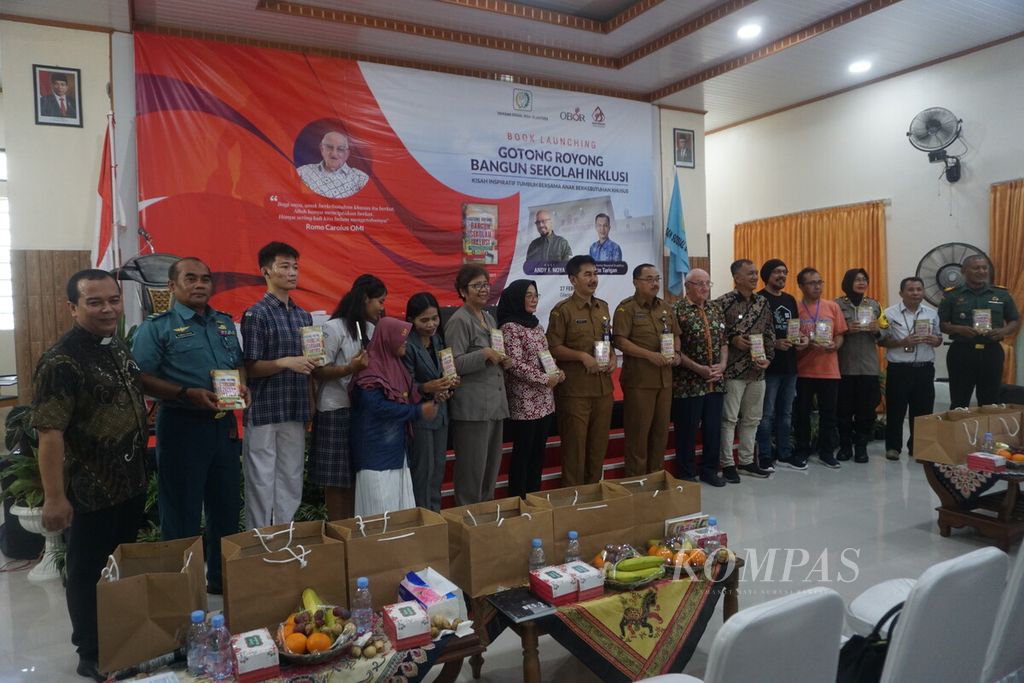 Suasana peluncuran buku <i>Gotong Royong Bangun Sekolah Inklusi</i> oleh Yayasan Sosial Bina Sejahtera di Cilacap, Jawa Tengah, Selasa (27/2/2024).