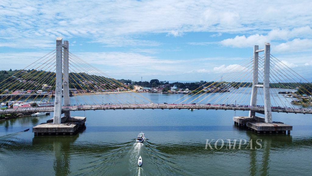 Ilustrasi-Pemandangan Jembatan Teluk Kendari, Sulawesi Tenggara, Rabu (17/8/2022).