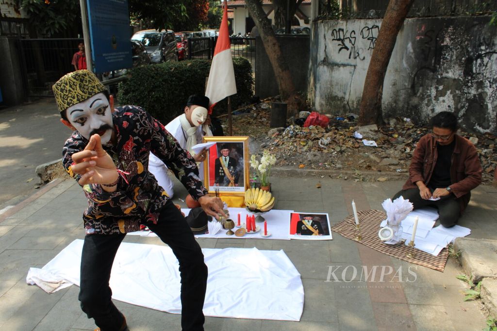 Seniman Bandung peringati tujuh hari wafatnya Presiden Ketiga RI BJ Habibie
