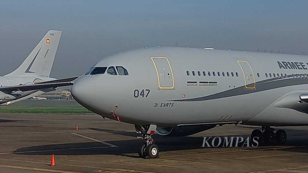 A-330 MRTT Angkatan Udara Perancis tengah terparkir di Pangkalan Udara Halim Perdanakusuma, Jakarta pada Senin (12/9/2022). Kehadiran A-330 MRTT itu merupakan bagian dari Misi Pegasus 2022 Angkatan Udara Perancis.