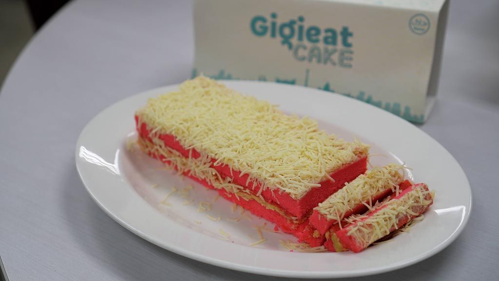 Kue artis kekinian Nagita Slavina yang diberi label Gigi Eat 