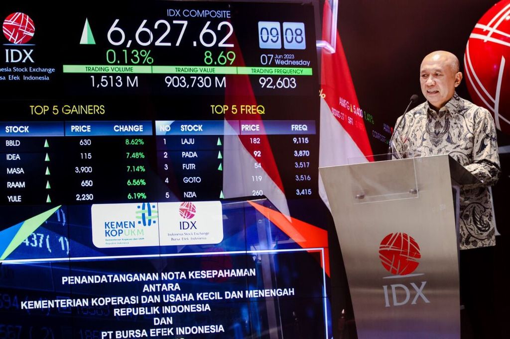 Menteri Koperasi dan UKM Teten Masduki pada acara Penandatanganan Nota Kesepahaman Kementerian Koperasi dan UKM dengan Bursa Efek Indonesia, Jakarta, Rabu (7/6/2023). 