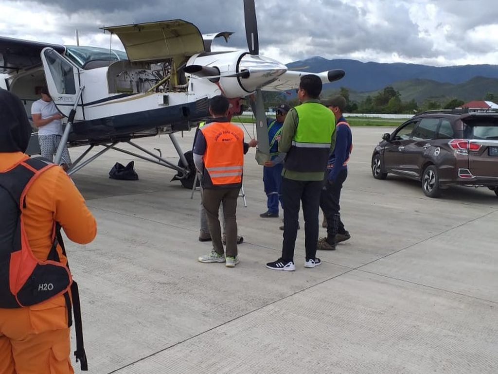 Tim SAR gabungan yang diterjunkan untuk mencari lokasi jatuhnya pesawat SAM di wilayah Kabupaten Yalimo, Papua Pegunungan, Jumat (23/6/2023).
