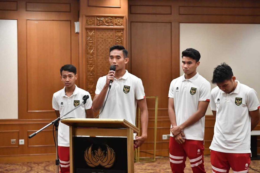 Beberapa tim nasional U-22 yang akan berlaga pada SEA Games 2023 sedang memberi sambutan di Hotel Sultan, Jakarta, Jumat (21/4/2023).